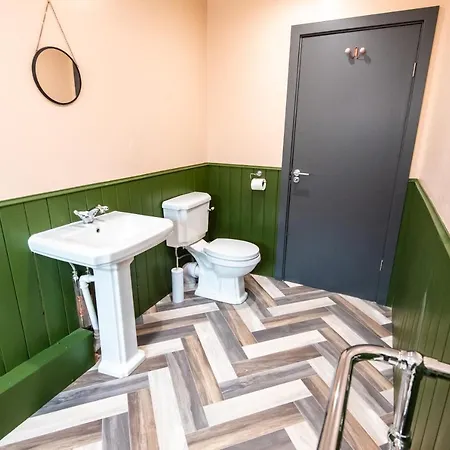 Sallow Tree House Self Catering * Selby