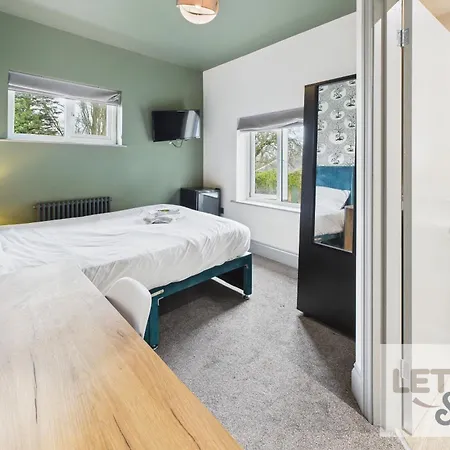 Sallow Tree House Self Catering * Селби